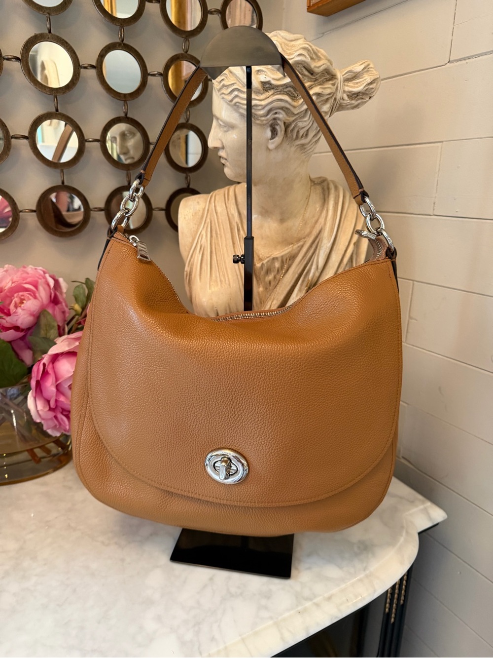 Coach gorge Pebbled Leather Hobo Bag in Cognac Brown w silver hardware like new